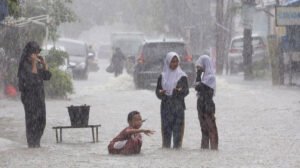 Cuaca ekstrem menguat hingga 26 Januari